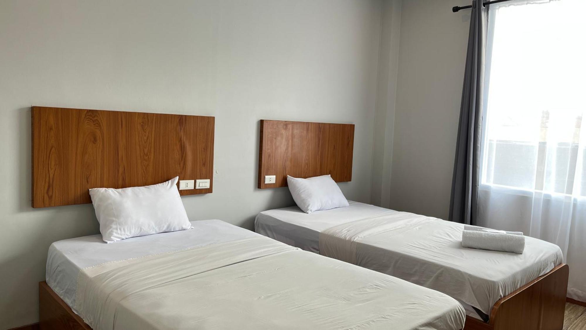 Hotel Reddoorz Premium At Jalan Diponegoro Lampung Bandar Lampung Exterior foto