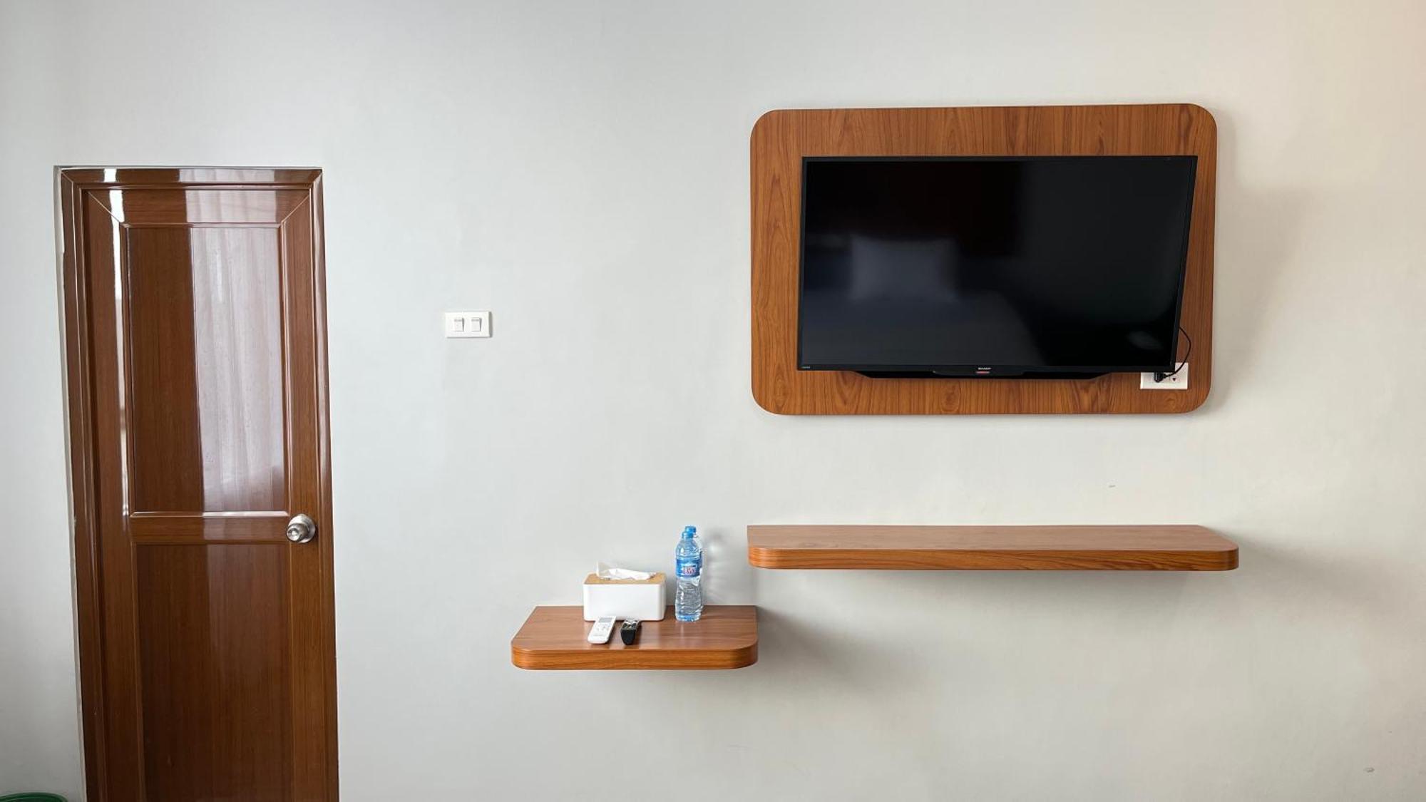 Hotel Reddoorz Premium At Jalan Diponegoro Lampung Bandar Lampung Exterior foto
